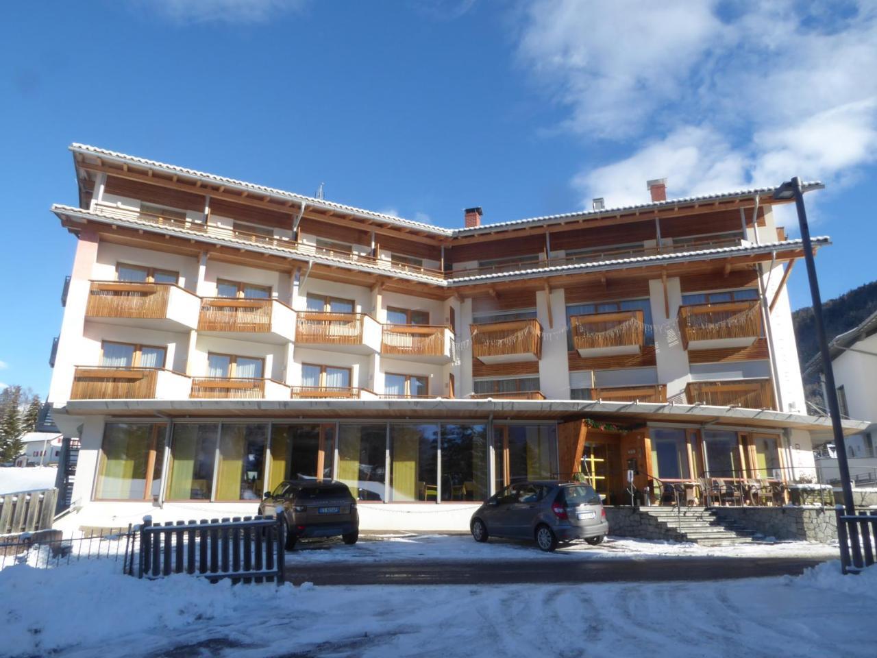Sporthotel Rasen Rasun di Sotto Exterior photo